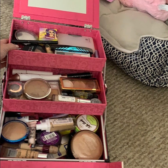 Makeup case - Picture 3 of 4